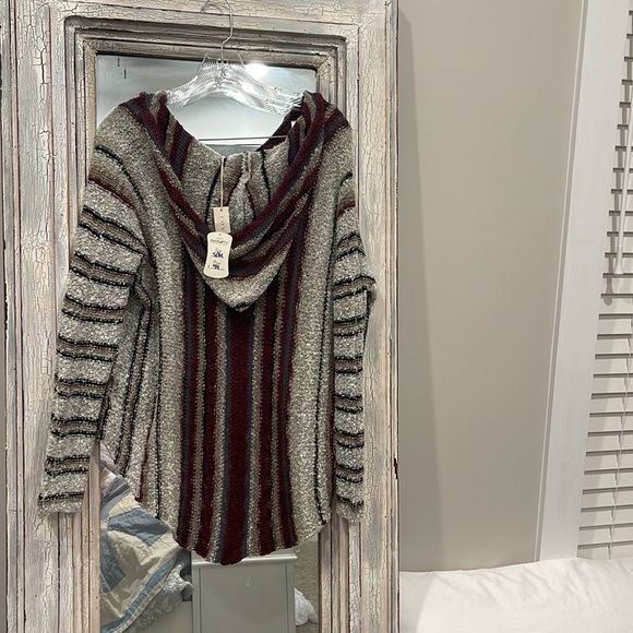 High/low hooded sweater - Picture 2 of 3